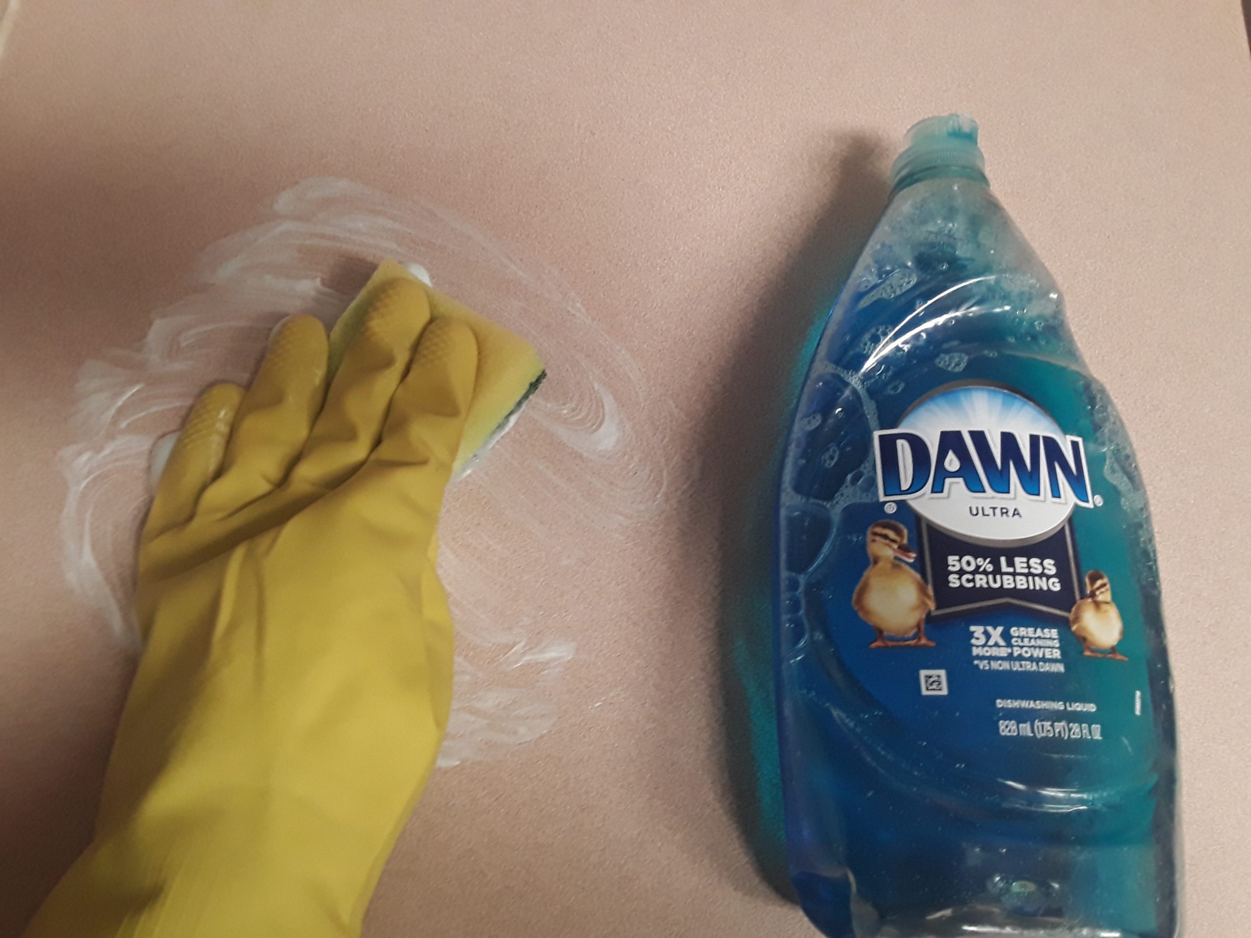 6 SURPRISINGLY GOOD DAWN DISH SOAP HACKS YOU SHOULD DEFINITELY TRY