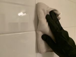 Cleaning bathroom mold and grout without scrubbing 