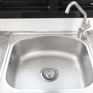 How to Clean and Maintain a Stainless Steel Sink: 6 Easy Tips