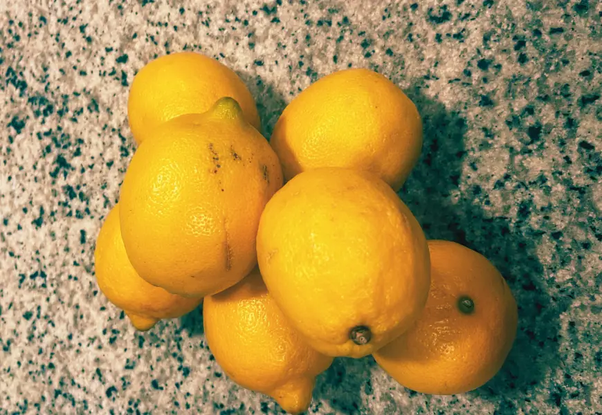 How to Store Fresh Whole Lemons for a Month
